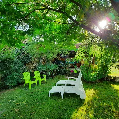 Le Logis Des 3 Coeurs Aeiou Bed & Breakfast *