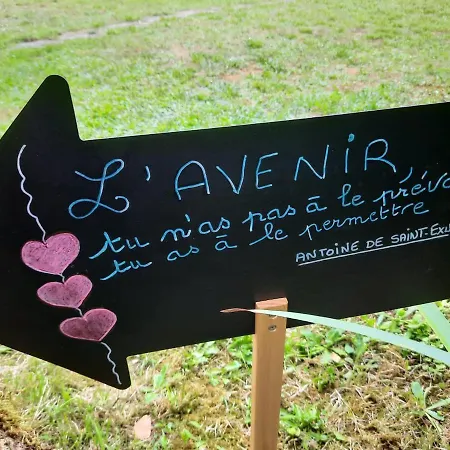 Bed & Breakfast Le Logis Des 3 Coeurs Aeiou Saint-Cernin-de-lʼHerm
